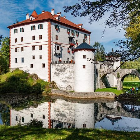 Cherry House - Cosy House - Ideal For Bear Watching, In The Neighborhood Of The Medieval Sneznik Castle Stari Trg pri Lozu المظهر الخارجي الصورة