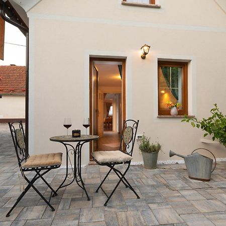 Cherry House - Cosy House - Ideal For Bear Watching, In The Neighborhood Of The Medieval Sneznik Castle Stari Trg pri Lozu المظهر الخارجي الصورة